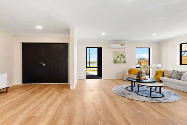 Photo of property in 18 Evergreen Parade, Rosehill, Papakura, 2113