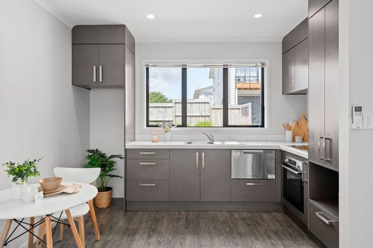 Photo of property in 12/10 Charlemont Street, Whitiora, Hamilton, 3200