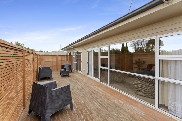 Photo of property in 17 Miles Place, Awapuni, Palmerston North, 4412