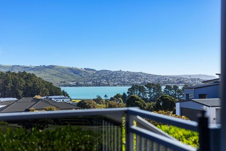 Photo of property in 6 Hollyford Place, Aotea, Porirua, 5024