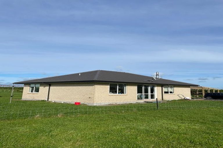 Photo of property in 94 Mirikau Road, Warea, 4381