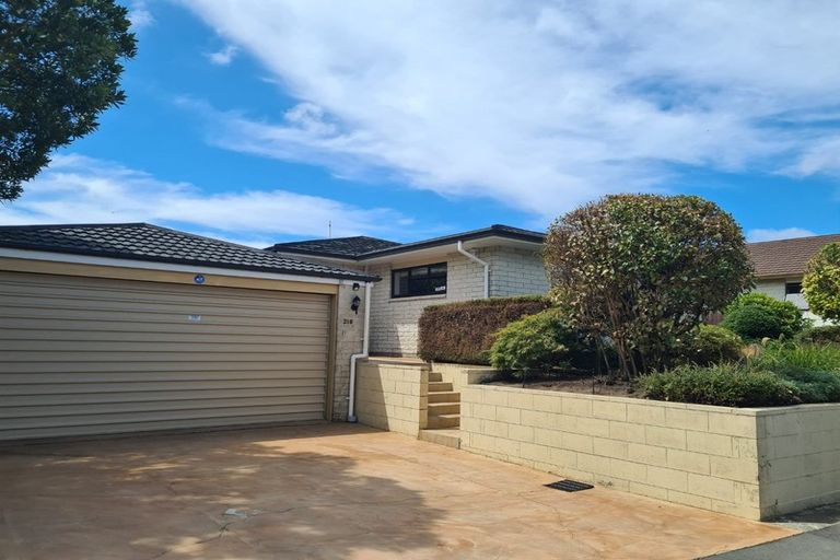 Photo of property in 218 Maidstone Road, Avonhead, Christchurch, 8042