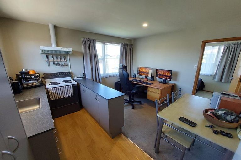 Photo of property in 35a Prestons Road, Redwood, Christchurch, 8051