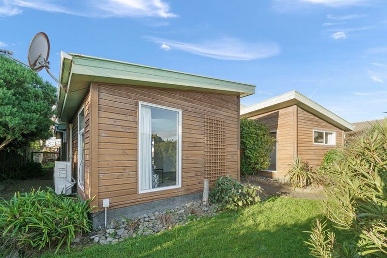 Photo of property in 20 Simcox Street, Otaki Beach, Otaki, 5512