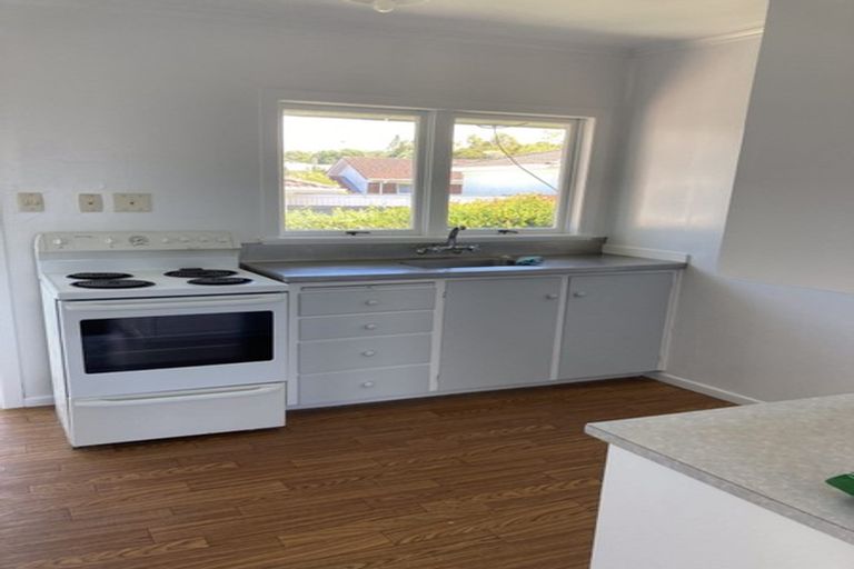 Photo of property in 3/7 Roberts Avenue, Bayswater, Auckland, 0622