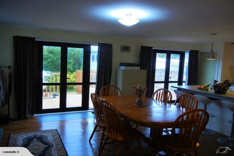 Photo of property in 3-3a Mana Avenue, Titahi Bay, Porirua, 5022