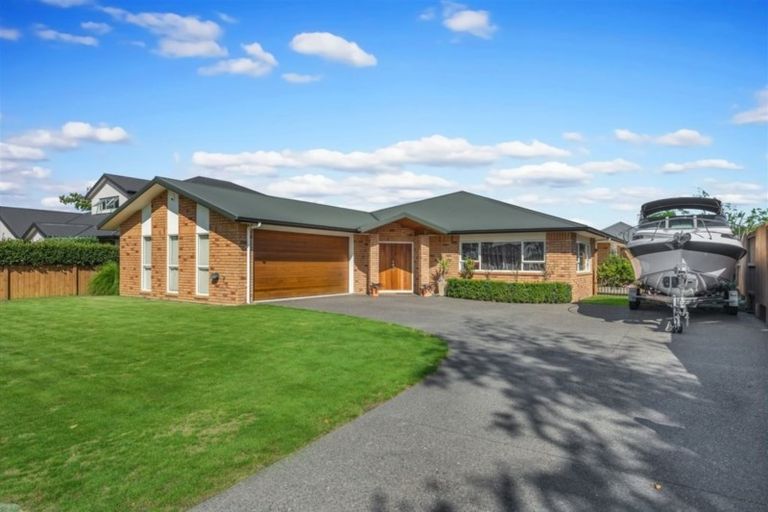 Photo of property in 18 Wiltshire Drive, Huntington, Hamilton, 3210