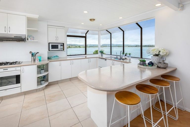 Photo of property in 23 Cumbrian Place, Conifer Grove, Takanini, 2112