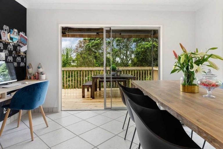 Photo of property in 5 Surville Place, Mairangi Bay, Auckland, 0630