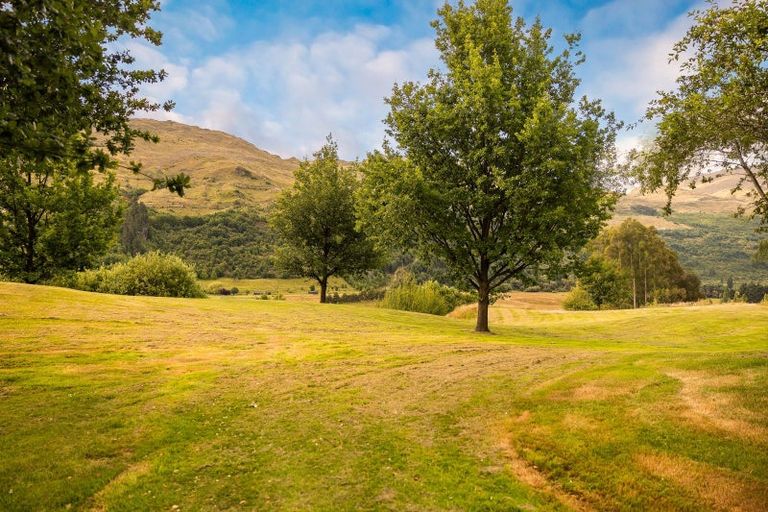 Photo of property in 80 Toka Road, Dalefield, Queenstown, 9371