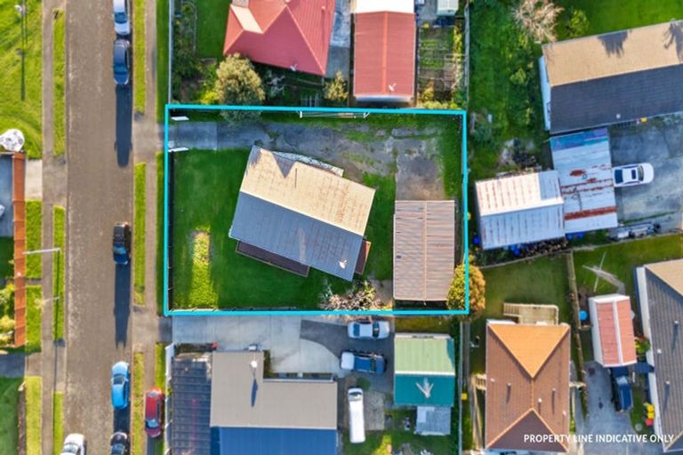 Photo of property in 35 Darnell Crescent, Clover Park, Auckland, 2019