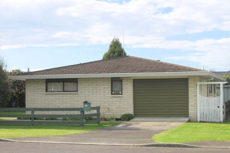 Photo of property in 8 Pemberton Crescent, Greerton, Tauranga, 3112