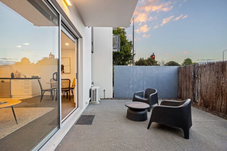Photo of property in 2/318 Barbadoes Street, Christchurch Central, Christchurch, 8011