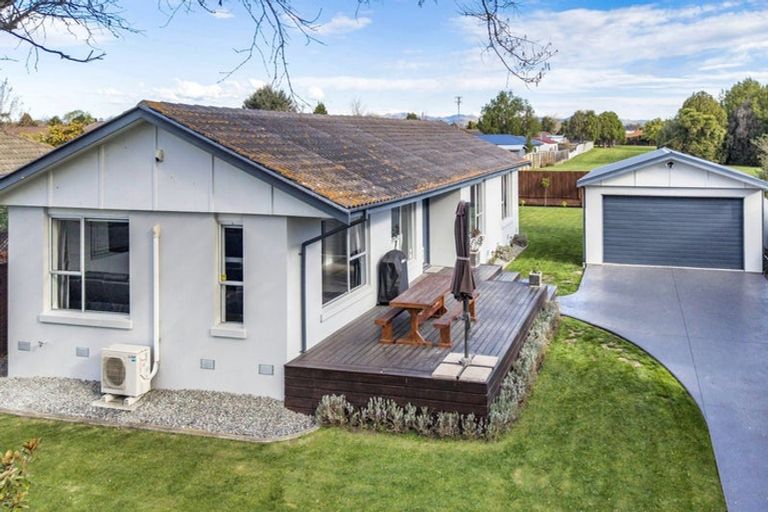Photo of property in 80 Lowry Avenue, Redwood, Christchurch, 8051