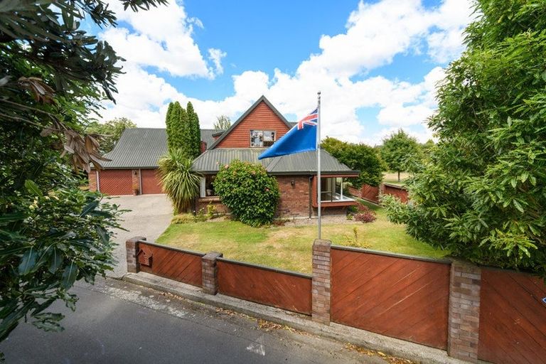 Photo of property in 91 Waterloo Crescent, Hokowhitu, Palmerston North, 4410