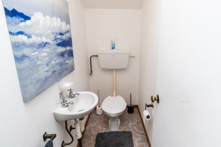 Photo of property in 2a Pitoitoi Road, Days Bay, Lower Hutt, 5013