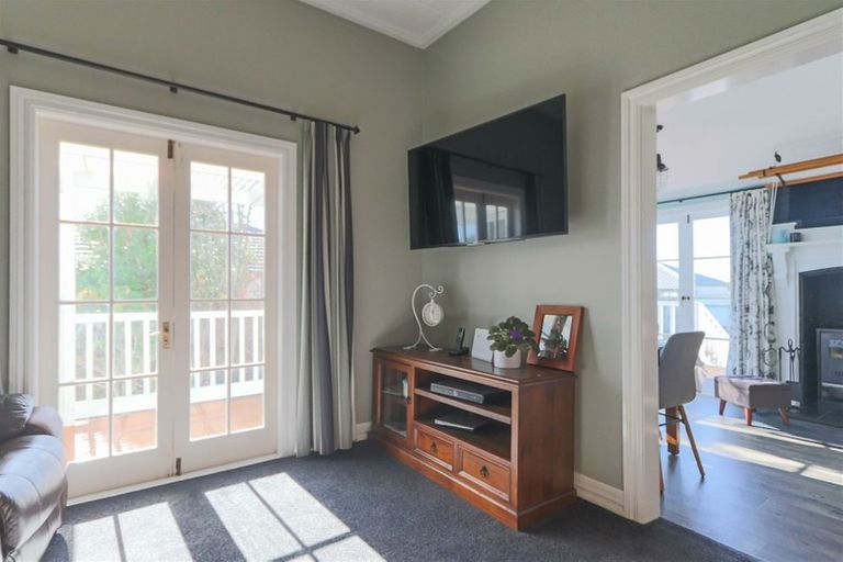 Photo of property in 17 Miro Street, Inglewood, 4330