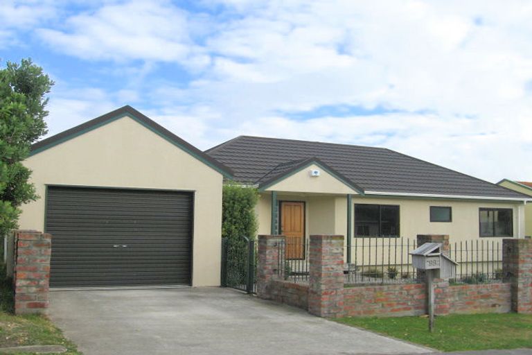 Photo of property in 99 Frobisher Street, Island Bay, Wellington, 6023