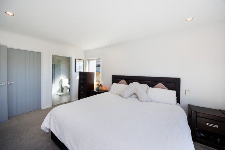 Photo of property in 1 Silicon Way, Fitzherbert, Palmerston North, 4410