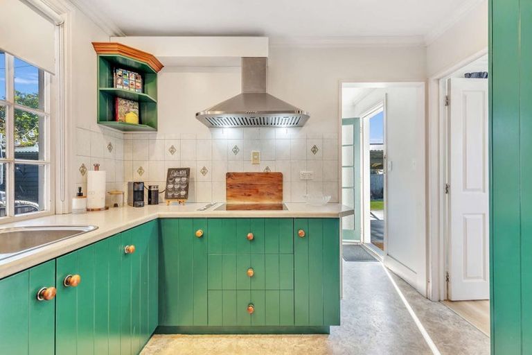 Photo of property in 8 Cochrane Street, Fairy Springs, Rotorua, 3015