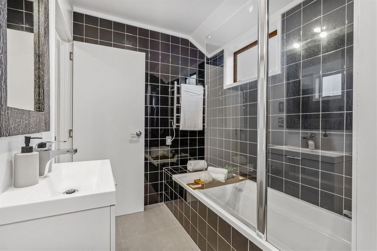 Photo of property in 2/11 Nile Road, Milford, Auckland, 0620