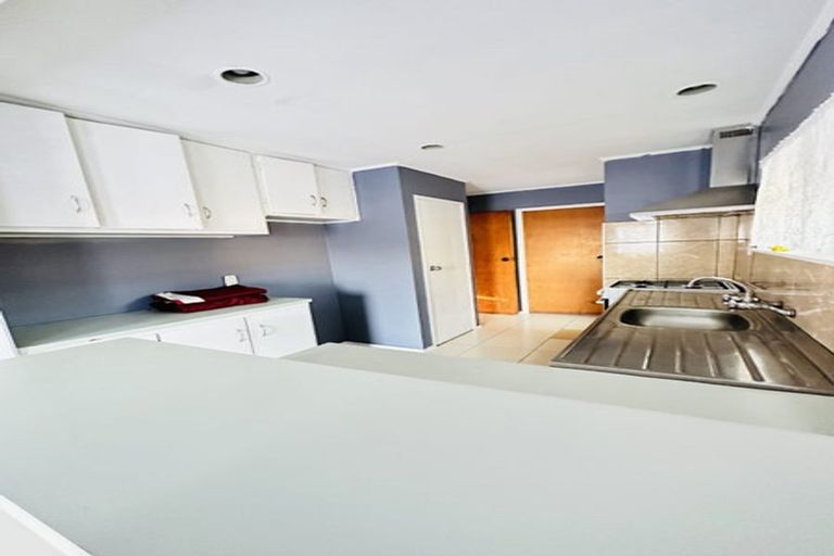 Photo of property in 422 Roscommon Road, Clendon Park, Auckland, 2103