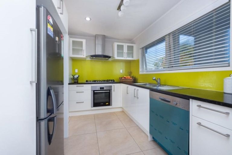 Photo of property in 26 Wycherley Drive, Bucklands Beach, Auckland, 2014