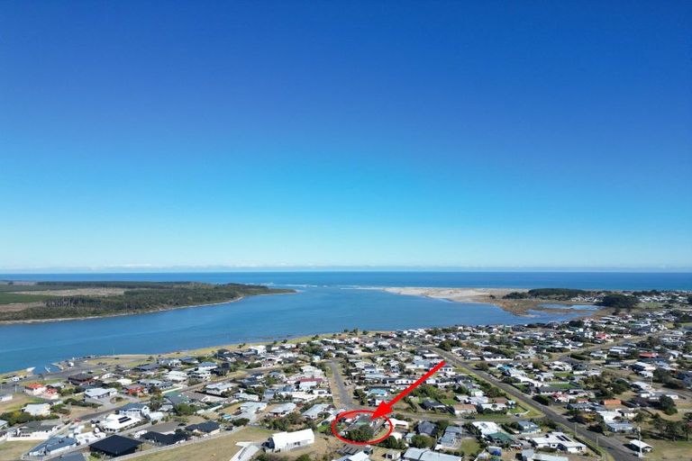 Photo of property in 8b Andresen Street, Foxton Beach, Foxton, 4815