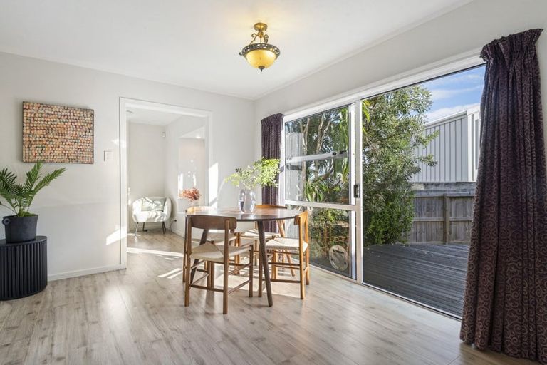 Photo of property in 2/5 Stanley Avenue, Milford, Auckland, 0620