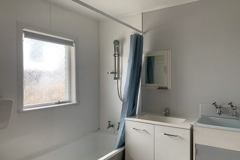 Photo of property in 7a Parker Avenue, New Lynn, Auckland, 0600