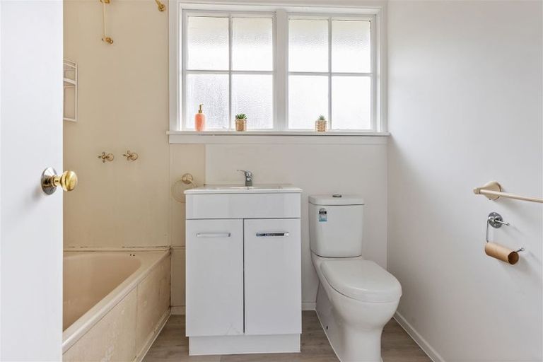 Photo of property in 37 Somerset Crescent, Spreydon, Christchurch, 8024