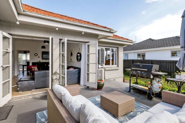 Photo of property in 122 Clarkin Road, Fairfield, Hamilton, 3214