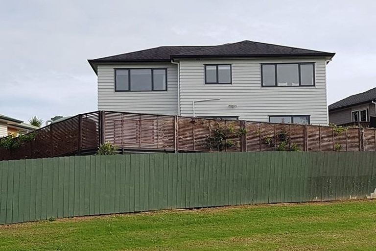 Photo of property in 45 Bradnor Meadows Drive, Swanson, Auckland, 0612