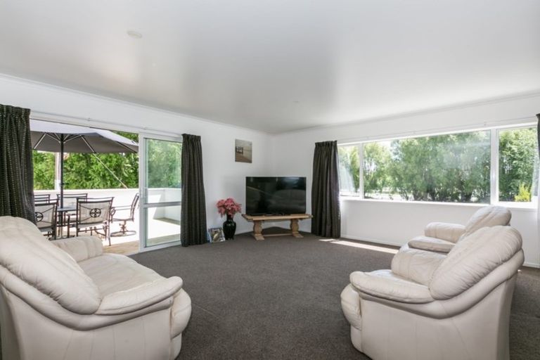 Photo of property in 797 Pourerere Road, Omakere, Waipawa, 4271