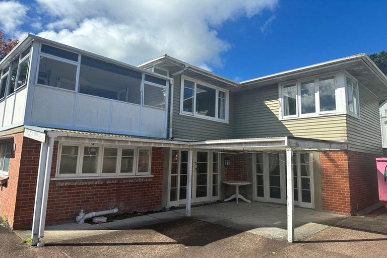 Photo of property in 8 Celsmere Lane, Te Atatu Peninsula, Auckland, 0610