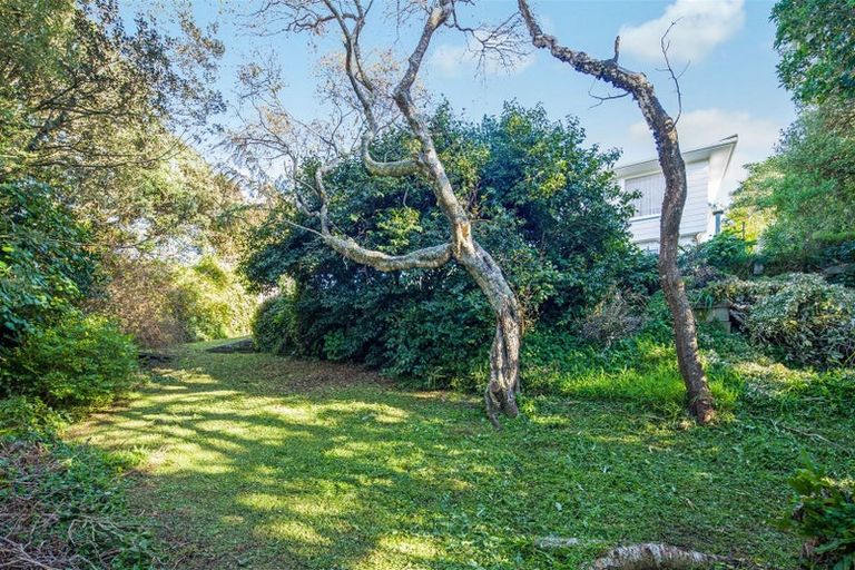 Photo of property in 28 Fairburn Grove, Johnsonville, Wellington, 6037