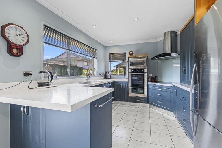 Photo of property in 3 Mahoe Street, Strandon, New Plymouth, 4312