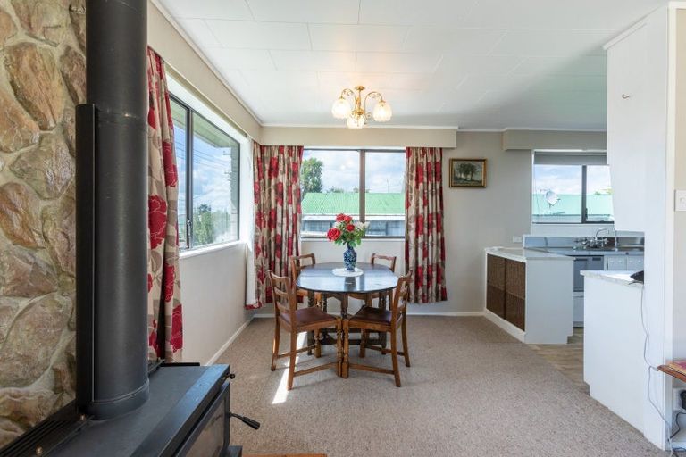 Photo of property in 13 Victoria Avenue, Dannevirke, 4930