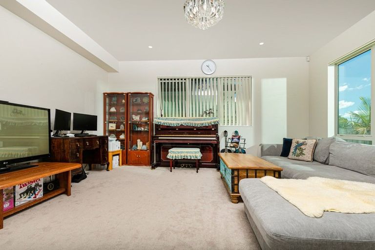 Photo of property in 20 Thomas Rielly Avenue, Hobsonville, Auckland, 0616