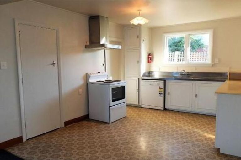 Photo of property in 32 Jennifer Street, Bryndwr, Christchurch, 8053