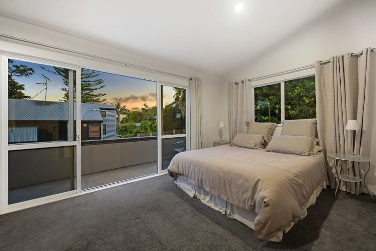 Photo of property in 2/37 Newhaven Terrace, Mairangi Bay, Auckland, 0630