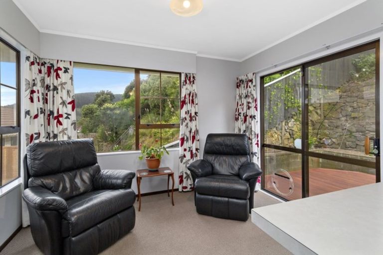 Photo of property in 51 Woodman Drive, Tawa, Wellington, 5028