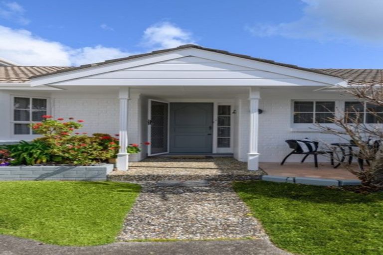 Photo of property in 2/8 Pierce Road, Milford, Auckland, 0620