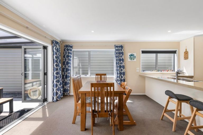 Photo of property in 1 Chalfont Road, Silverstream, Upper Hutt, 5019