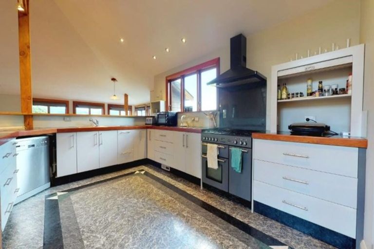 Photo of property in 5 Wairere Road, Belmont, Lower Hutt, 5010