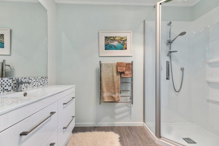 Photo of property in 15a Otumoetai Road, Judea, Tauranga, 3110