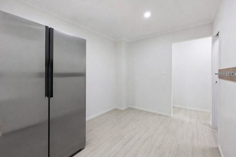 Photo of property in 85c Lake Panorama Drive, Henderson Valley, Auckland, 0614