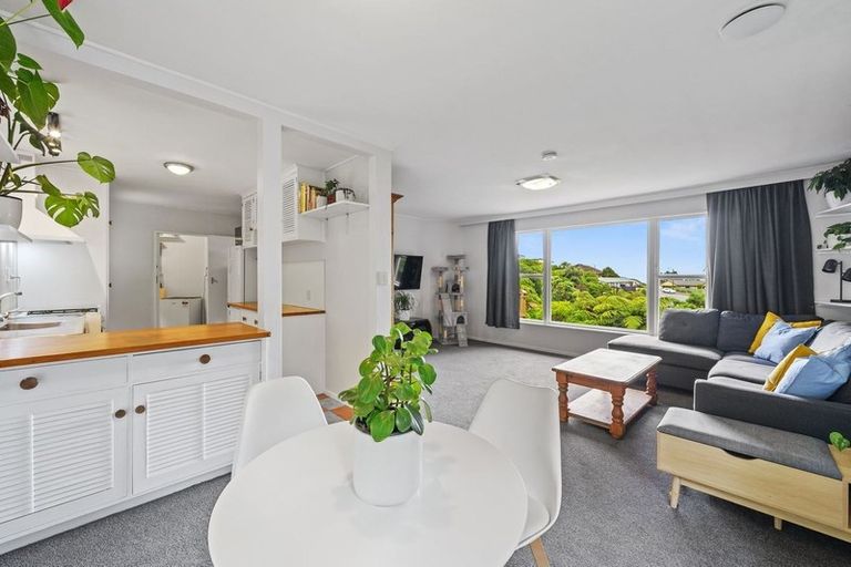 Photo of property in 93 Dowse Drive, Maungaraki, Lower Hutt, 5010