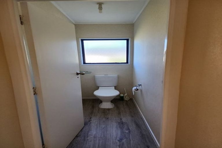 Photo of property in 24 Megan Avenue, Pakuranga Heights, Auckland, 2010