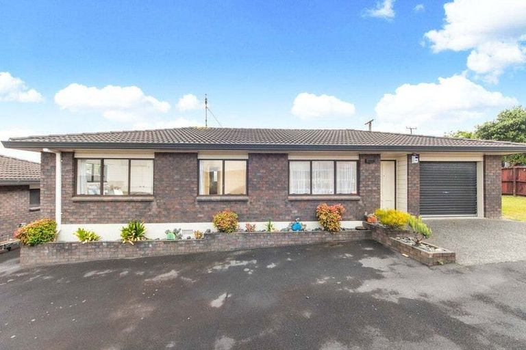 Photo of property in 1/111 Sturges Road, Henderson, Auckland, 0612